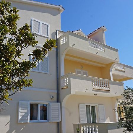 Apartments Sandra ซูโกชัน ภายนอก รูปภาพ
