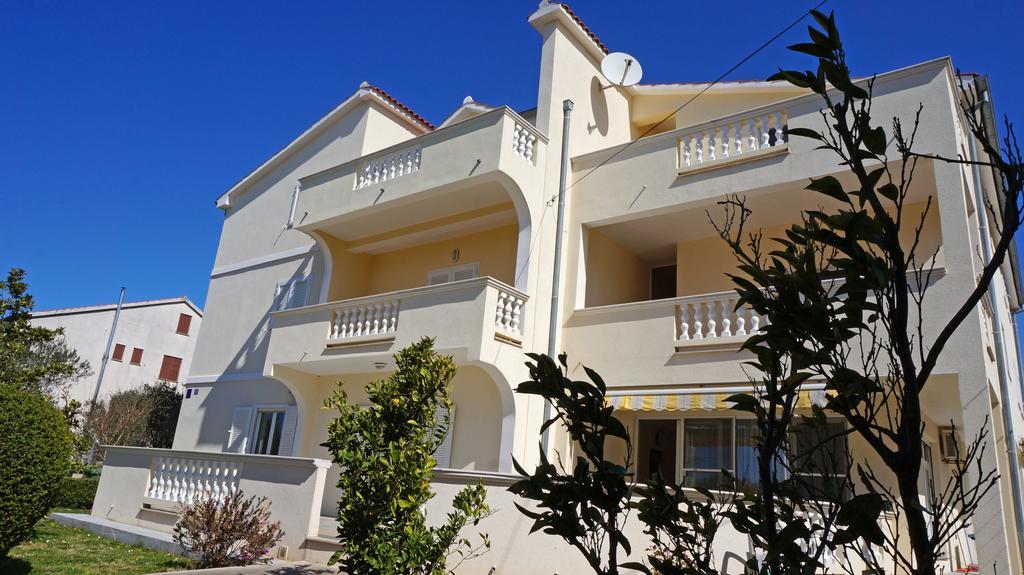 Apartments Sandra ซูโกชัน ภายนอก รูปภาพ