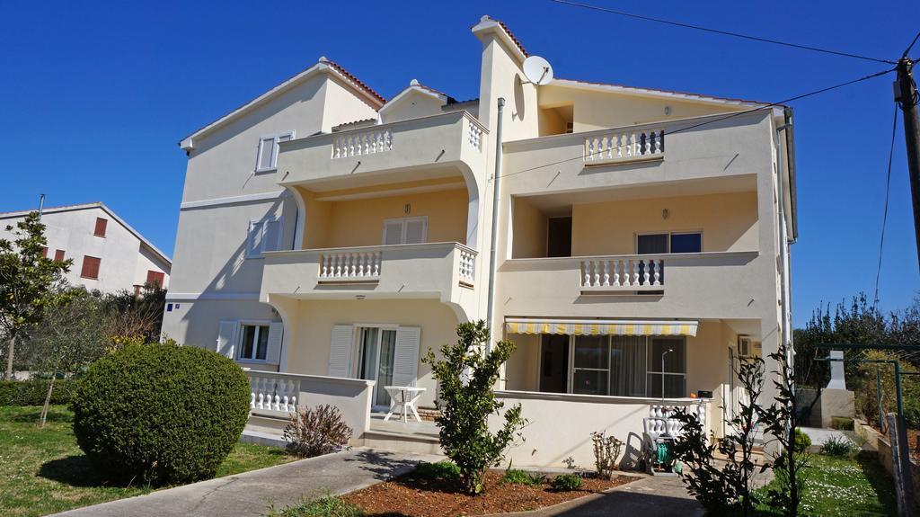Apartments Sandra ซูโกชัน ภายนอก รูปภาพ