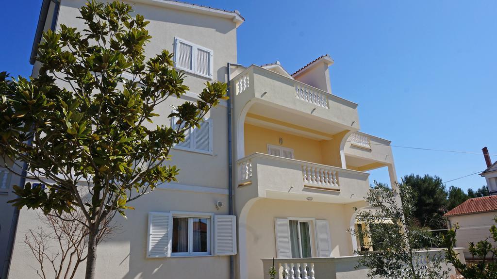 Apartments Sandra ซูโกชัน ภายนอก รูปภาพ